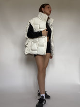 Load image into Gallery viewer, Quilted Puffer Vest
